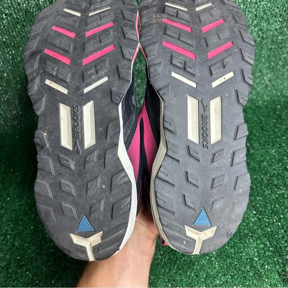 Brooks women divide